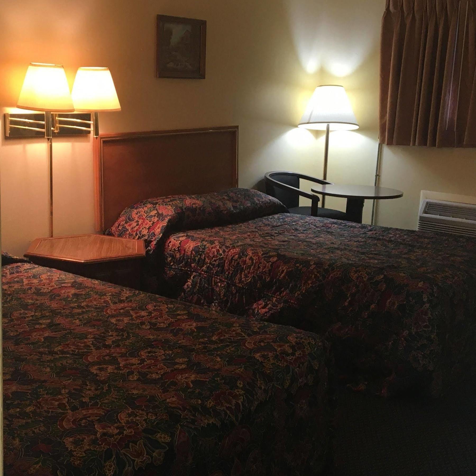 Guest House Motel Chanute מראה חיצוני תמונה