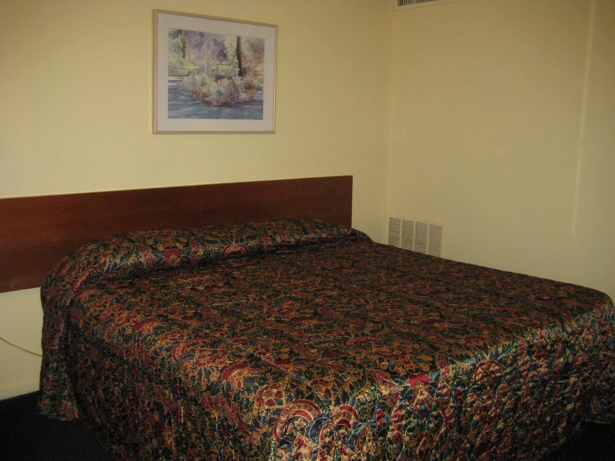 Guest House Motel Chanute מראה חיצוני תמונה