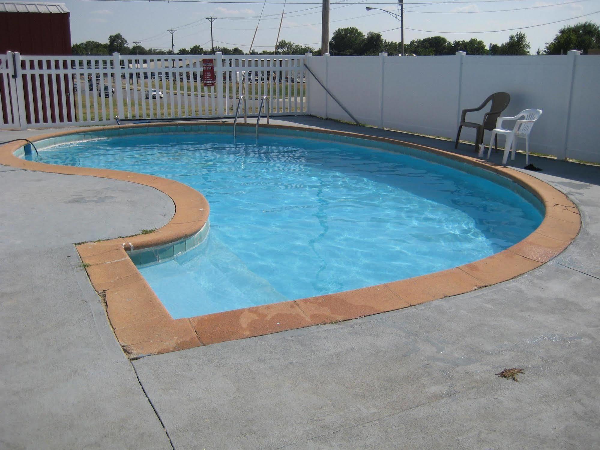 Guest House Motel Chanute מראה חיצוני תמונה